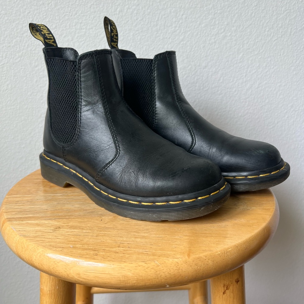 Dr. Martens 2976 Wanama Leather Chelsea Boot